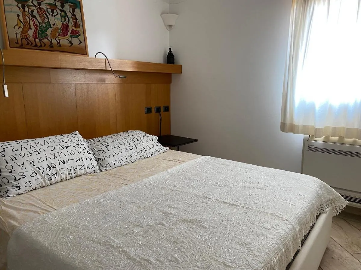 Vila La Casa Degli Ibiscus Porto Ottiolu